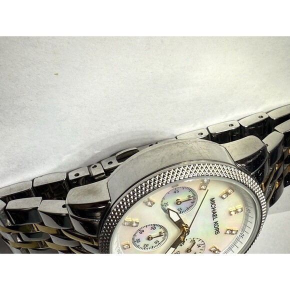 Michael Kors Women\'s Pearl Dial 2 Tone Stainless Steel Watch MK5057 *Needs Batt. main image 8